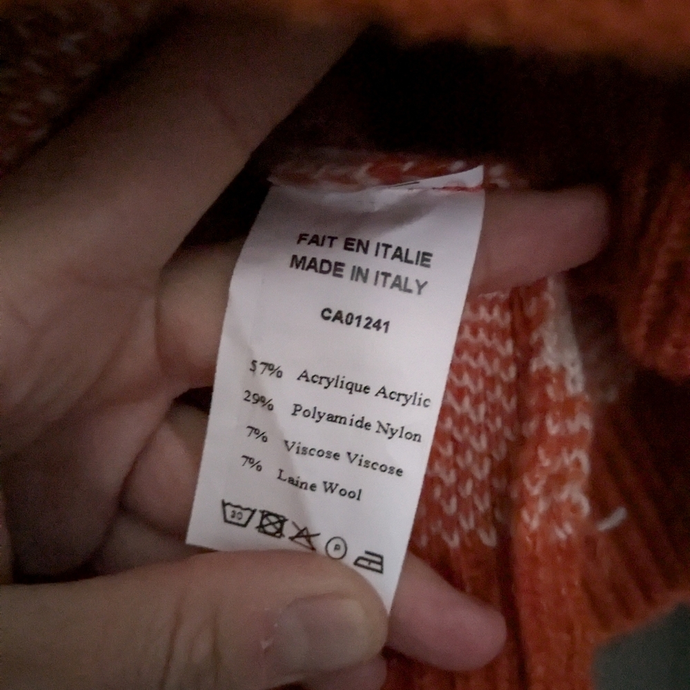 Twik sweater vest with adorable jewelled buttons ! - Picture 7 of 9